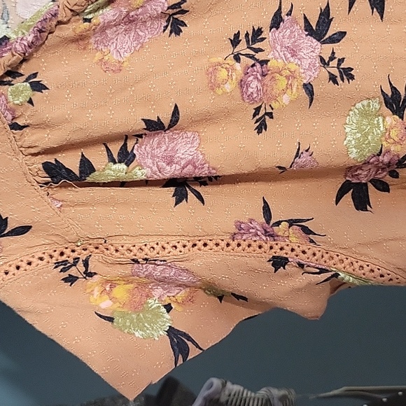 Buffalo David Bitton Floral Blouse - Picture 4 of 5